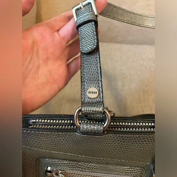 Guess metallic silver blue snakeskin purse - Picture 7 of 8